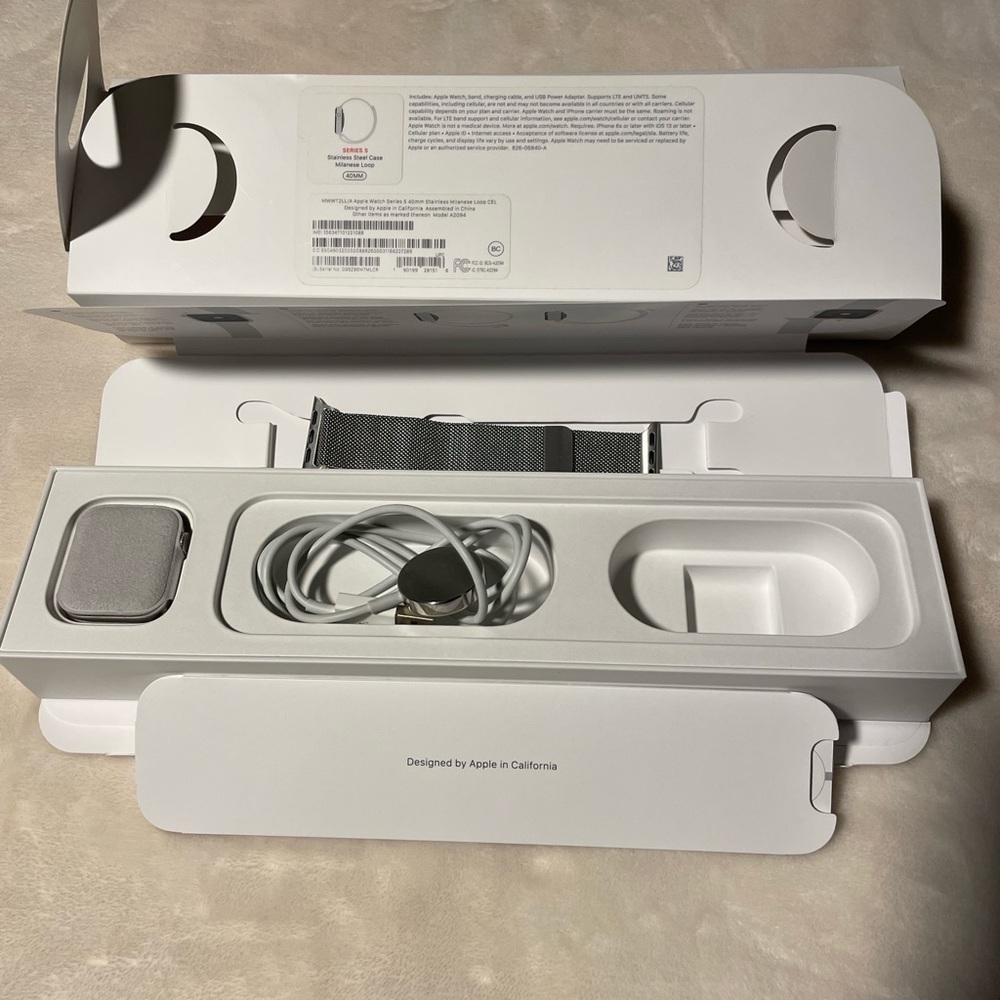 Apple Series 5 Stainless Steel Case Milanese Loop Watch